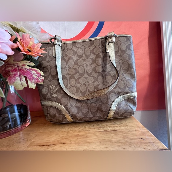 Vintage coach over the shoulder bag tan with gold stars - Picture 5 of 8